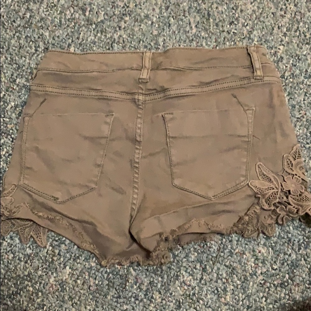 Mossimo lace detail high rise shorts - Picture 3 of 4